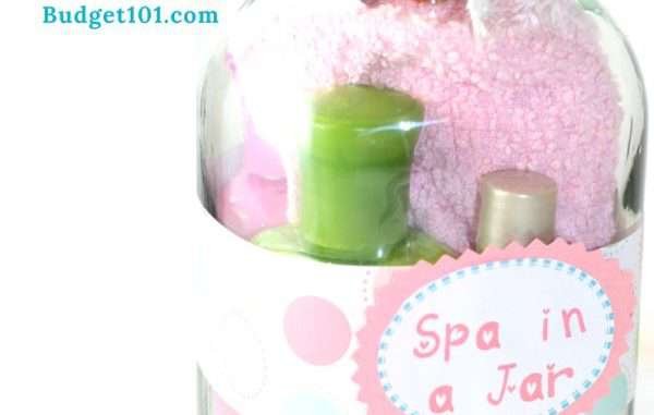 Spa in a jar is such a cute idea for a Mason Jar Christmas gift