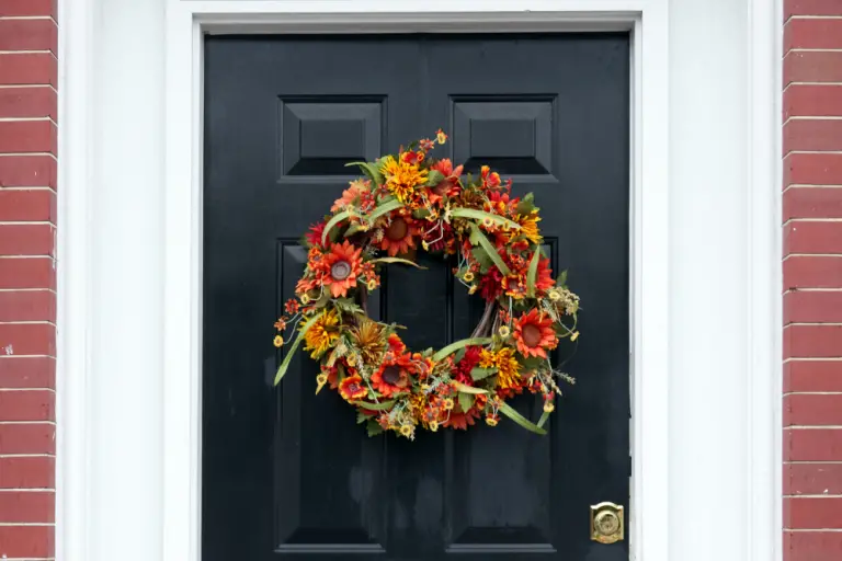 27 Fall Apartment Door Decor Ideas That Ll Make You Swoon Advice For   Featured 25 768x512 